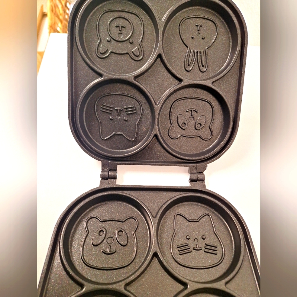Pancake/ Egg skillet- double sided- New in box - Picture 1 of 4